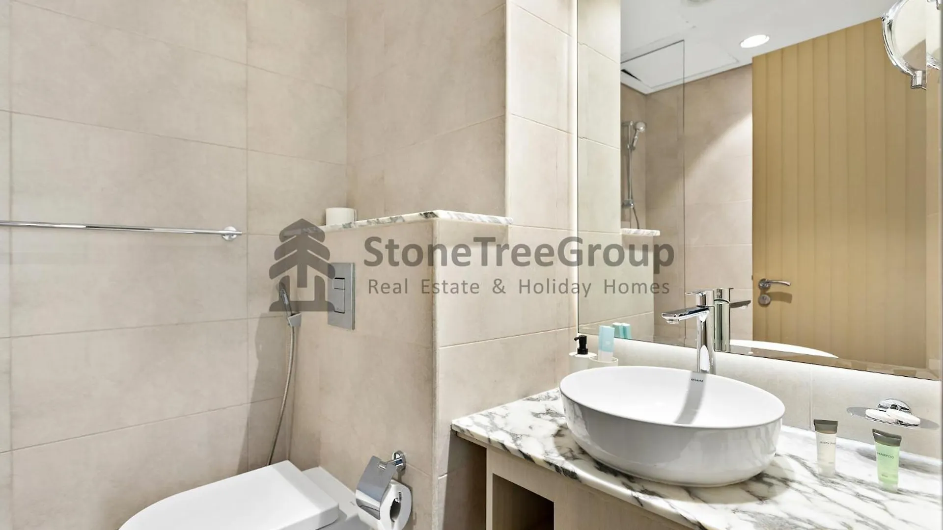 Stonetree - Spacious 2Br In Paramount Dubai 0*,